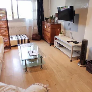 appartement-entier-70m-avec-balcon-et-parking-en.hotels-rhonealpes.com/